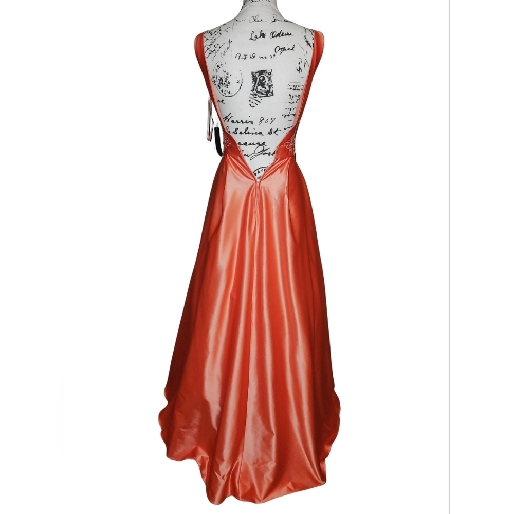 City Vibe Crochet Side Inset Satin Ball Gown - Picture 12 of 16